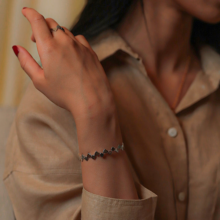 Wavy cuff bracelet - Naqsh Jewellery 
